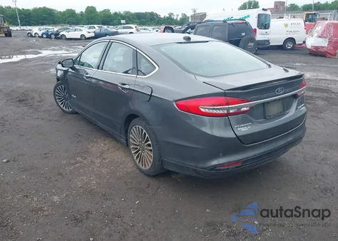 2018 Ford Fusion Hybrid Titanium z USA, uszkodzony, nr VIN 3FA6P0RU6JR123840